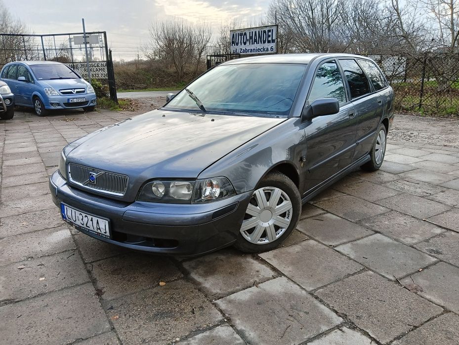 Volvo V40 1,9 diesel 01r bdb stan nowy rozrząd filtry oleje do jazdy