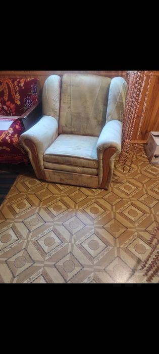 Продам крісло. .