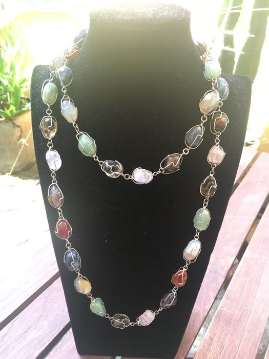 Conjunto colar e pulseira pedras naturais