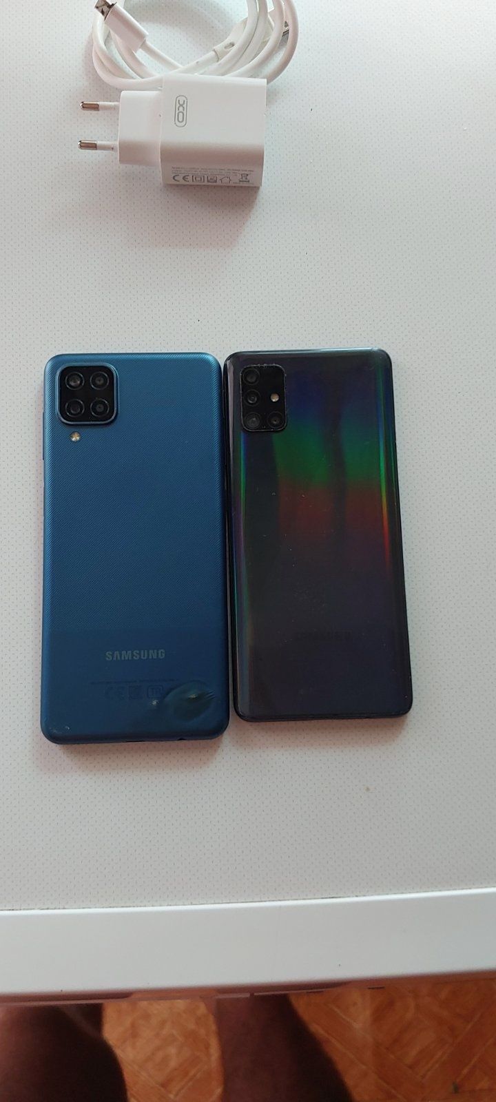 Продам два телефона Samsung