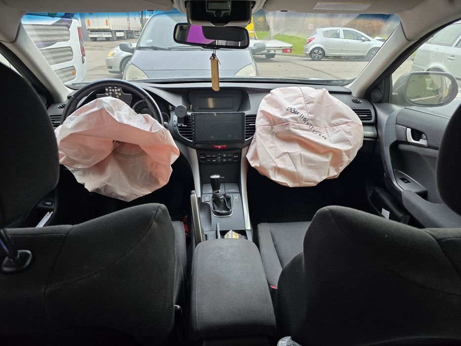 Honda Accord uszkodzona blacharsko