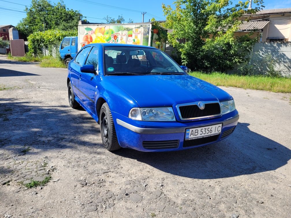 Продам Skoda Octavia 1.6 Benzin