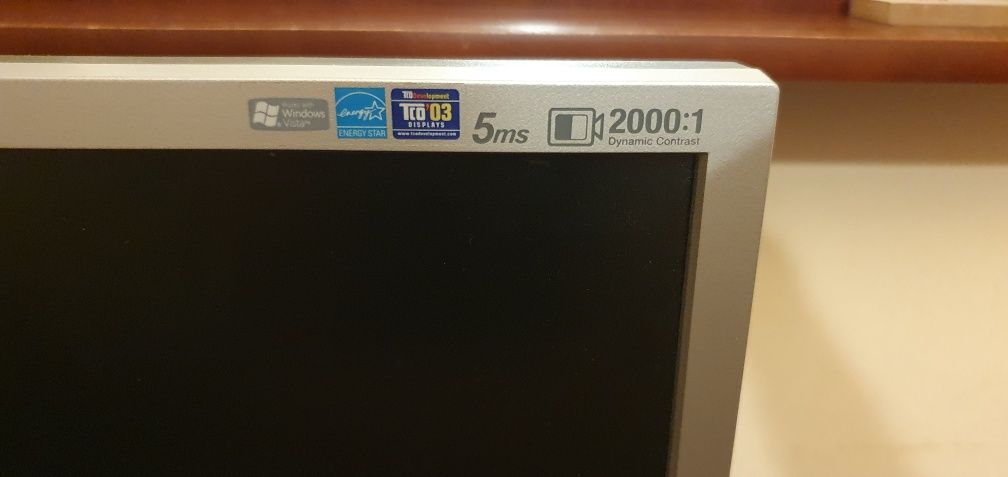 Monitor Samsug SyncMaster 740N przekątna 17" (43,2cm)
