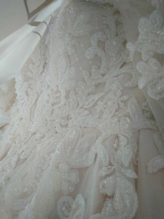 Весільне плаття продаж