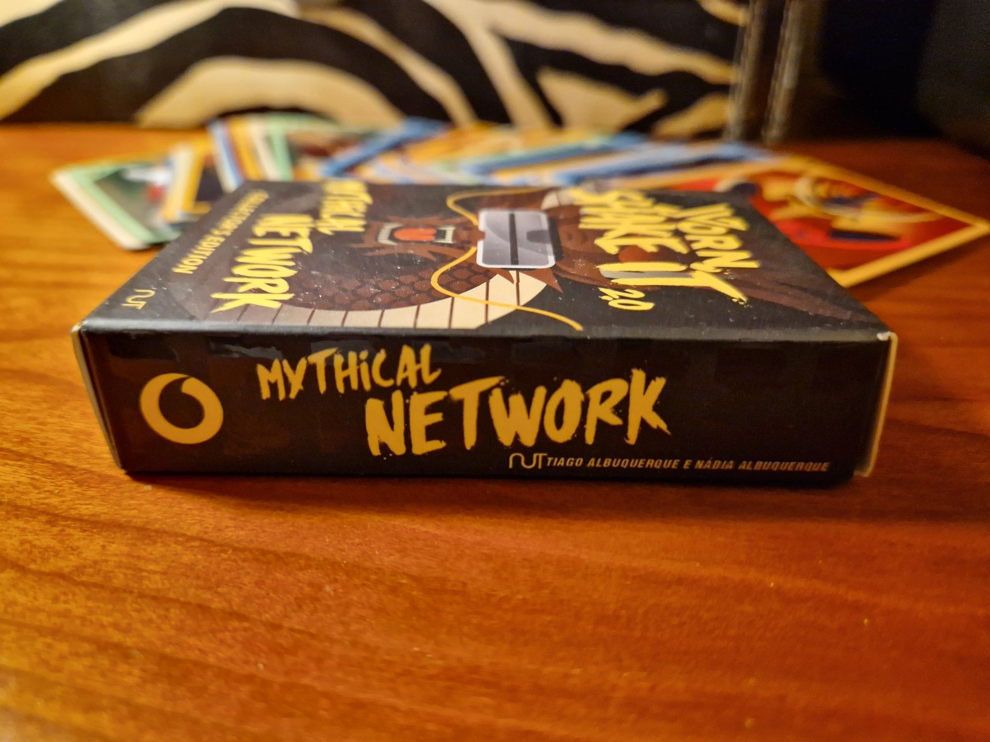 Cartas Yorn Shake It 2.0 Mythical Network Collector's Edition