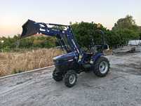Trator 4×4 c/carregador