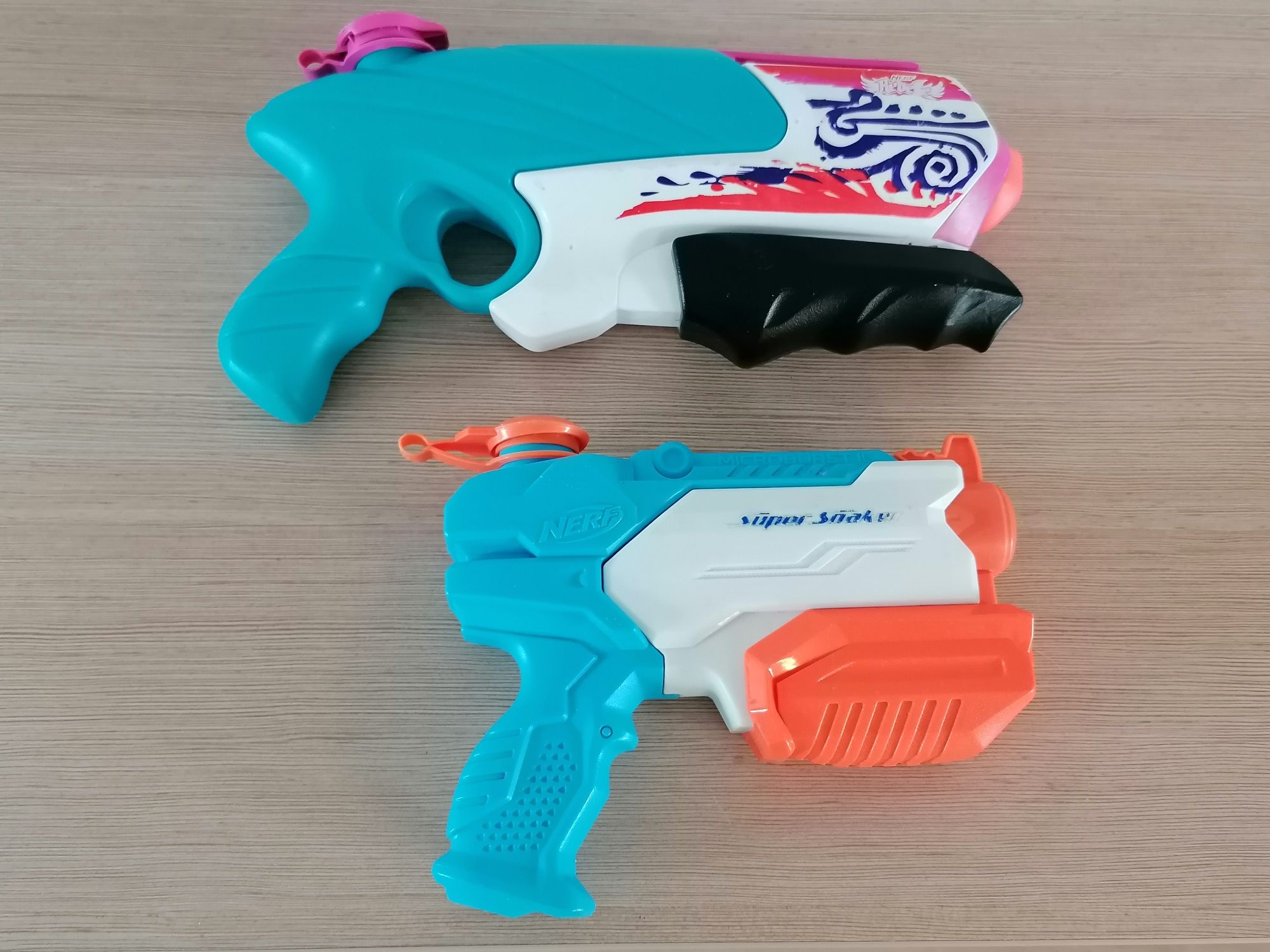 Pistolet na wodę NERF x 2 sztuki / Dwa pistolety na wodę NERF