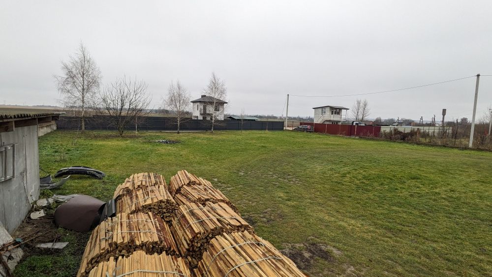 Земельна ділянка с. Липини 10 соток, промислова зона.