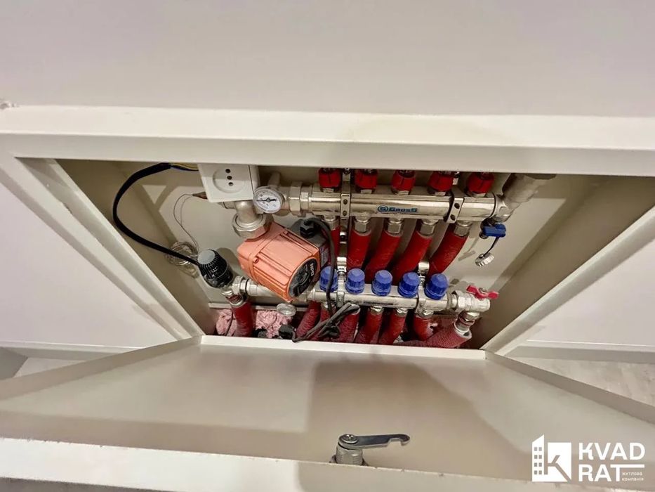 Продаю 1км квартиру з ремонтом біля Велесу