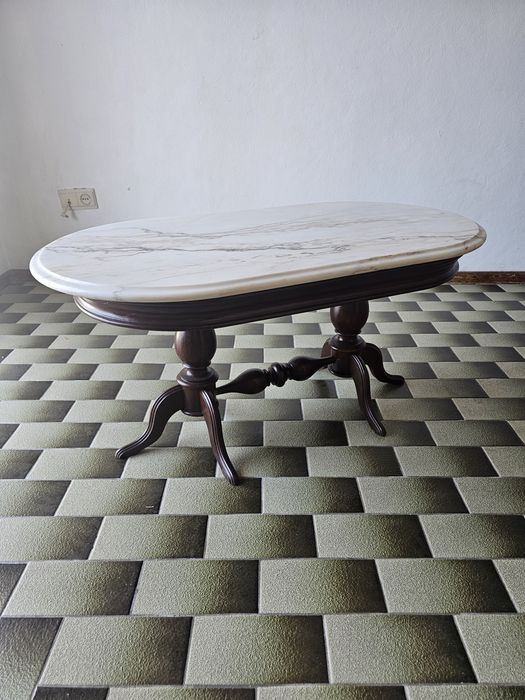 Mesa de Centro com tampo de Pedra