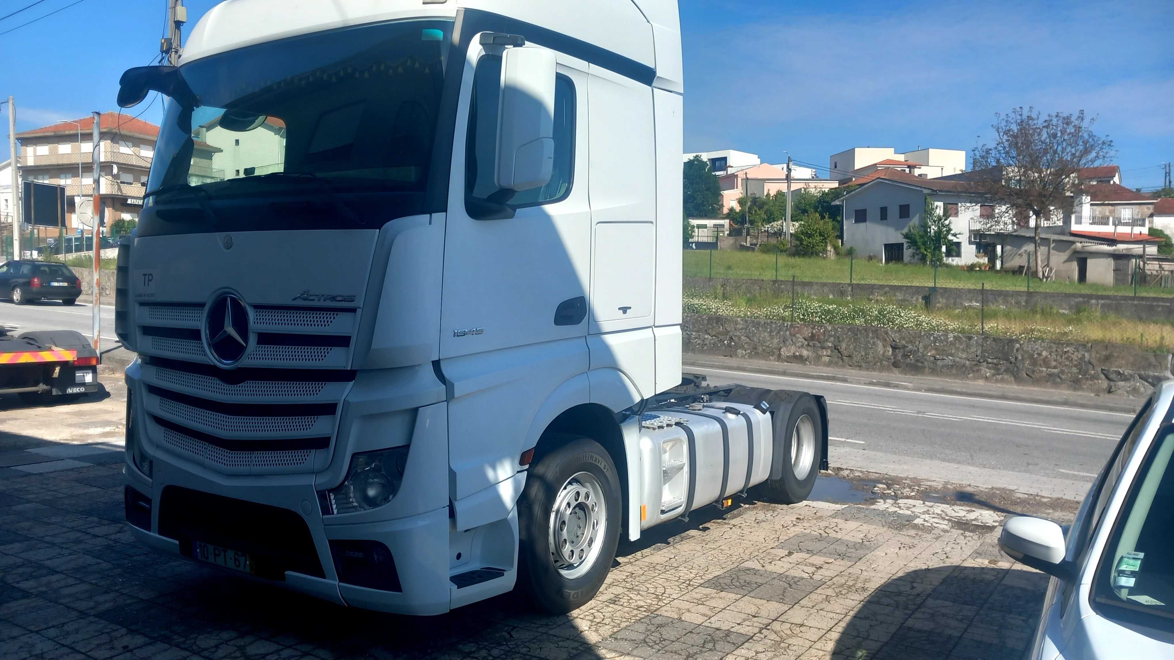 mercedes actros tractor