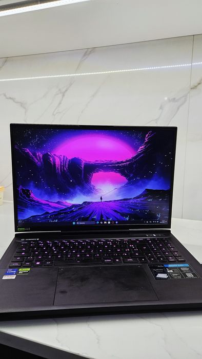 Laptop RTX 4080 x40 Beast 17.3 cala