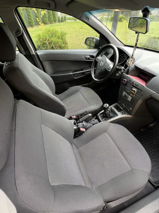 Продам Opel Astra H