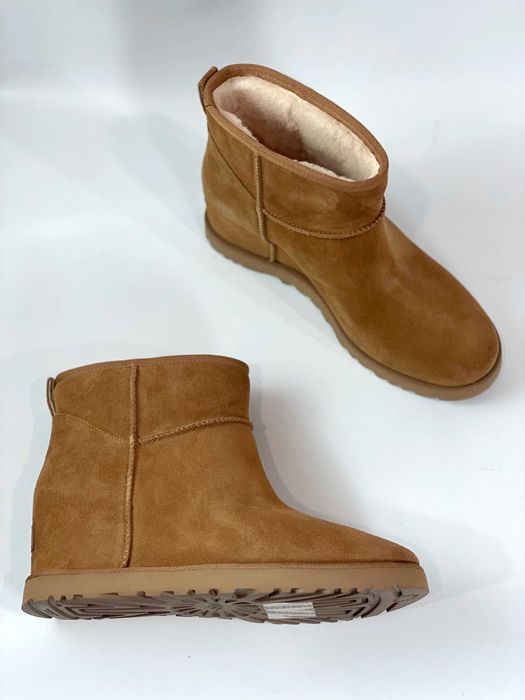 Жіночі зимові чоботи UGG Classic Femme 43 розмір