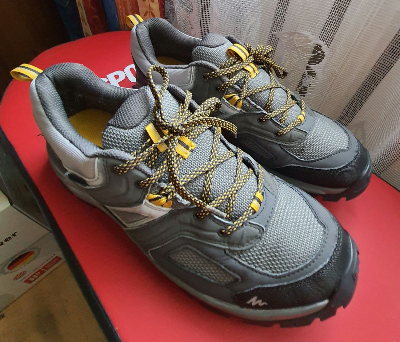 Nowe buty turystyczne  Quechua MH100 niskie WTP