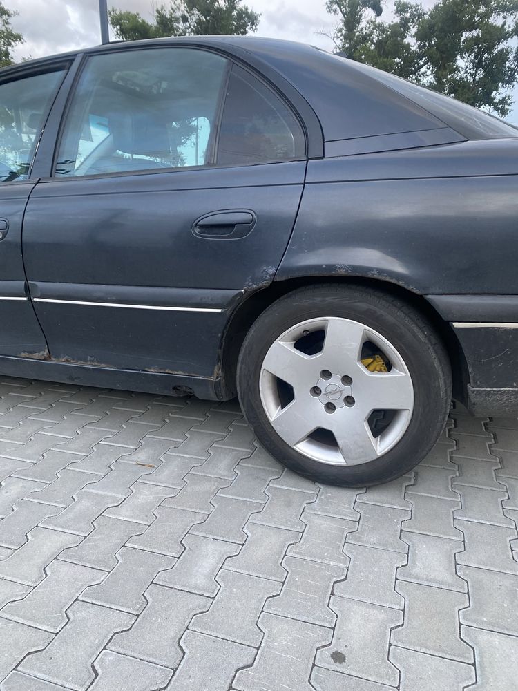 Opel Omega B 2.5 V6