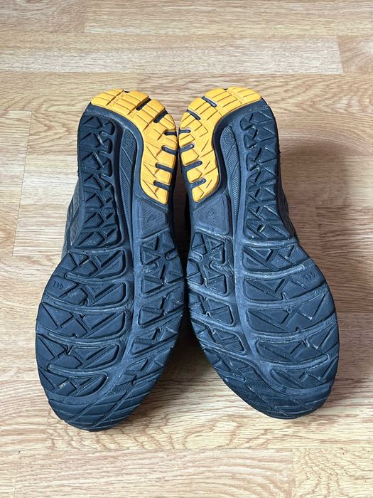 Кросівки Asics gore-tex 44,5 розміру