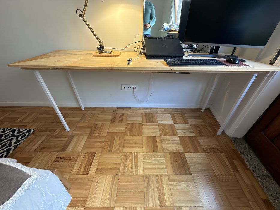 Mesa secretária ou bancada