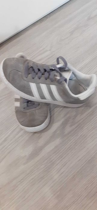 Sapatihas adidas