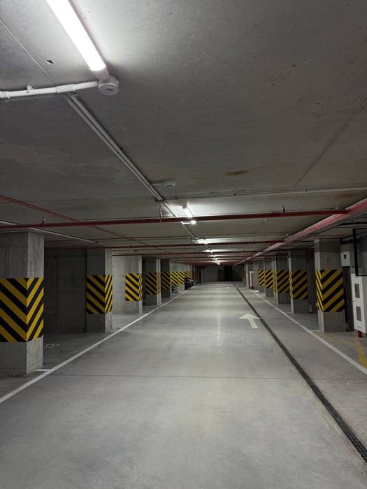 Praud Select ореда підземного паркомісця