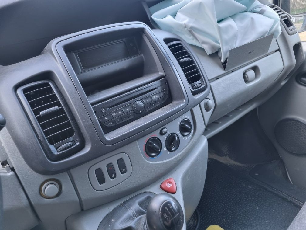 Renault  Trafic  2.0  m9r786 na części hak fotele maglownica hak