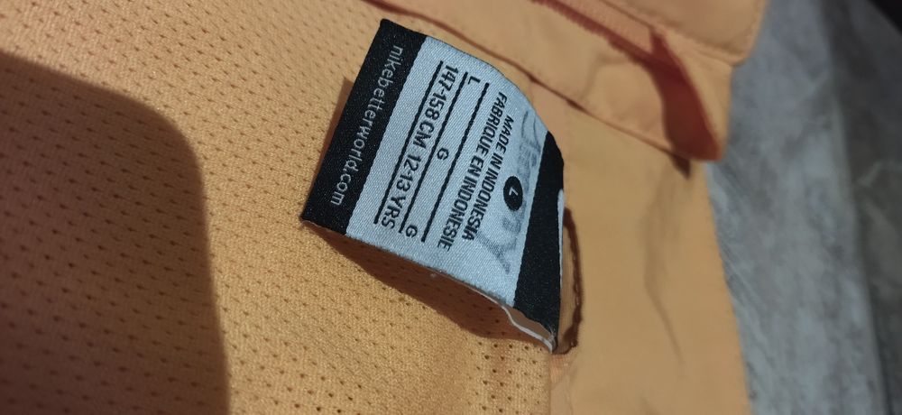 Kurtka Nike 13 - 14 lat dla dziecka na wiosnę wiosenna kurteczka