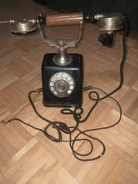 Stary zabytkowy telefon
