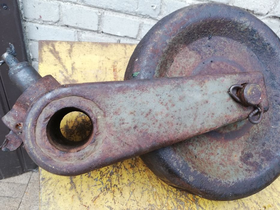 Starocie stare koło podporowe