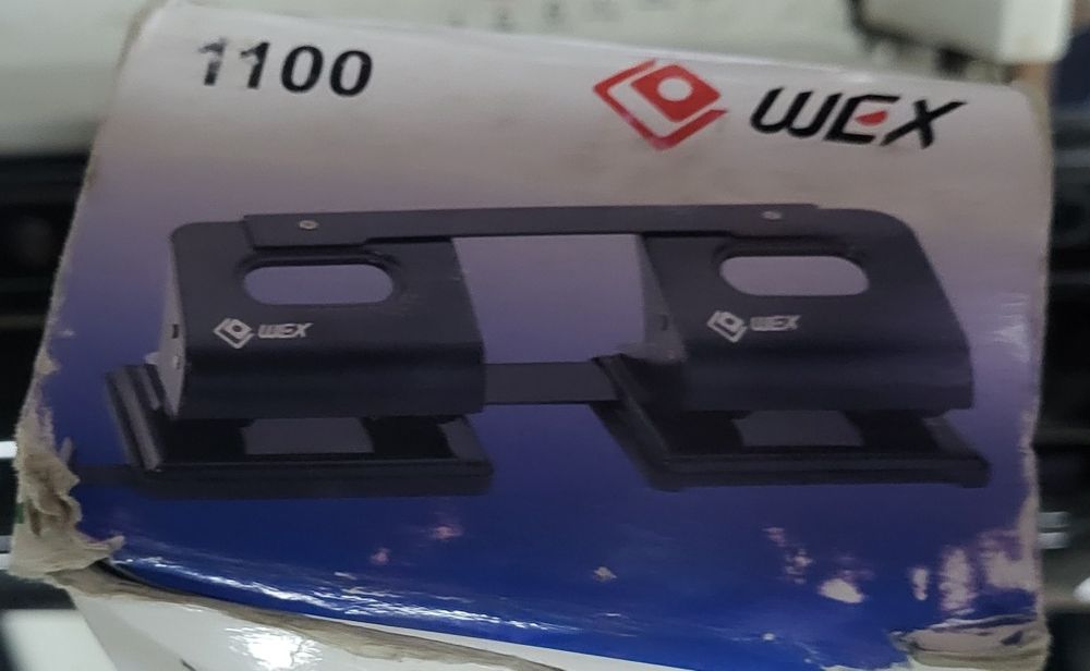 Діркопробивач Wex на 4 отвори.