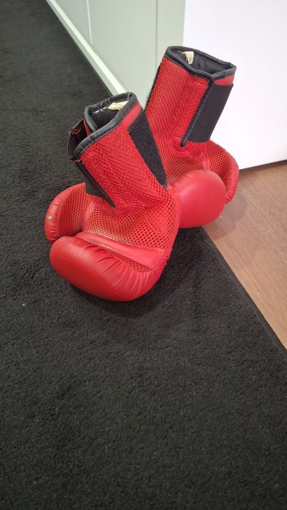 Material kickboxing