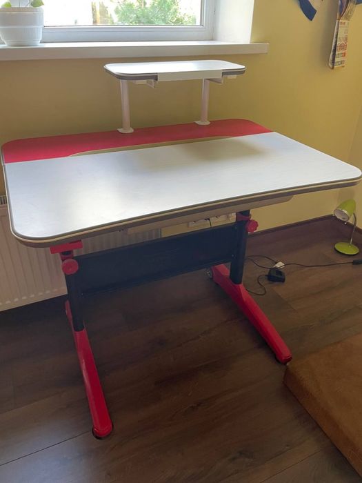 Продам парту в гарному стані