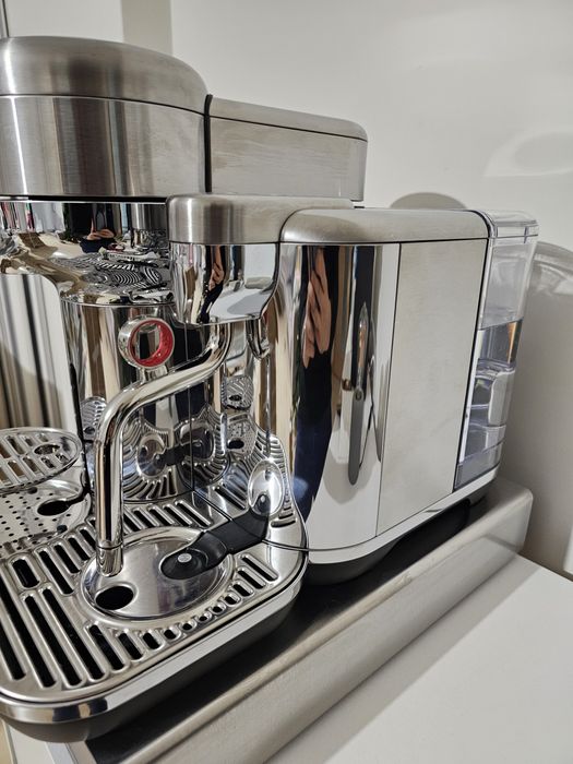 Nespresso Creatista Vertuo c/ garantia