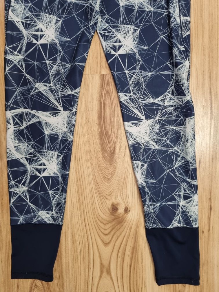 Spodnie leginnsy Adidas L 40