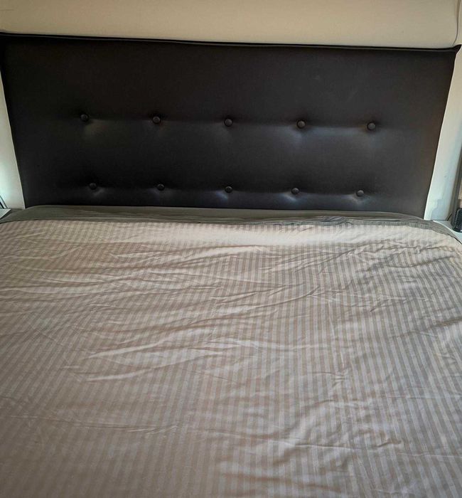 Cama sommier e cabeceira