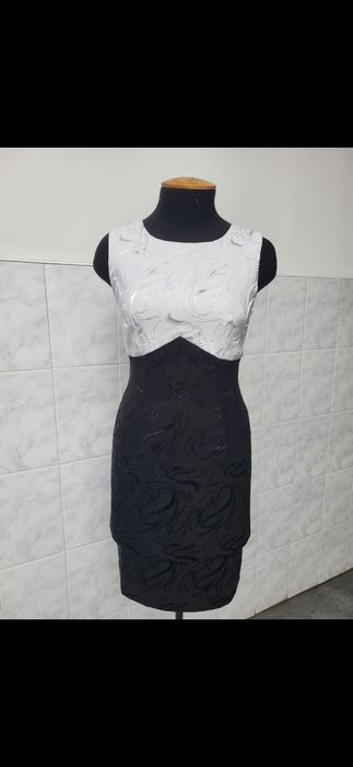 Костюм - жіноча сукня та піджак на подкладці