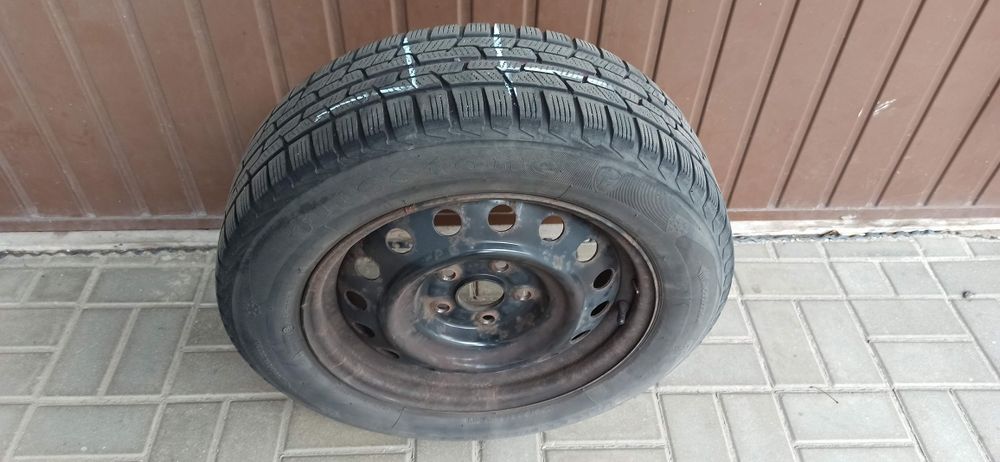 Opony zimowe 205/60r 16 z felgami