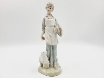 Ładna porcelanowa figurka pasterza z owieczką