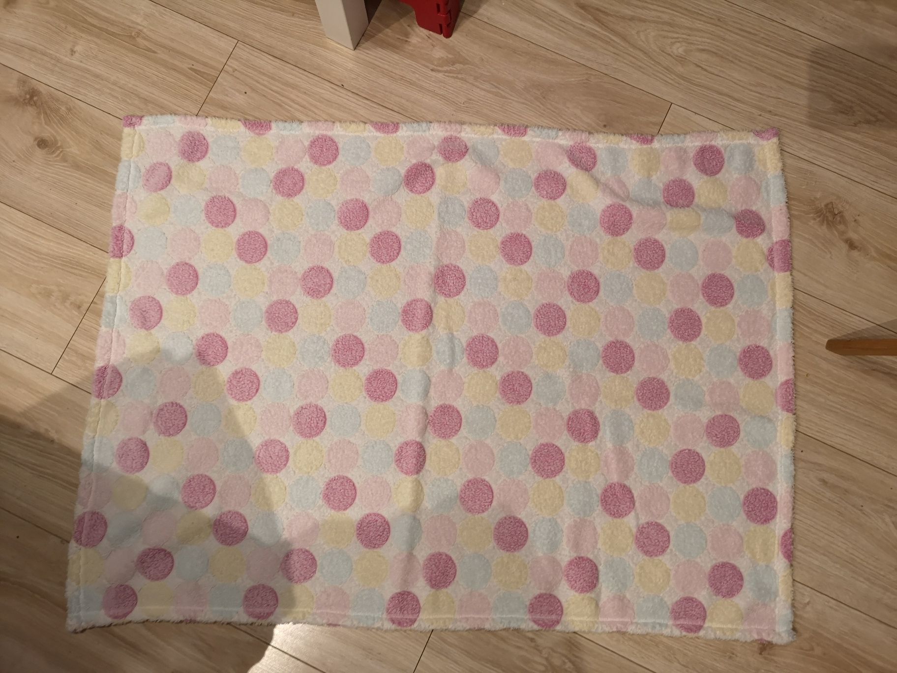 Kolorowy kocyk dla niemowlaka 100 x 75