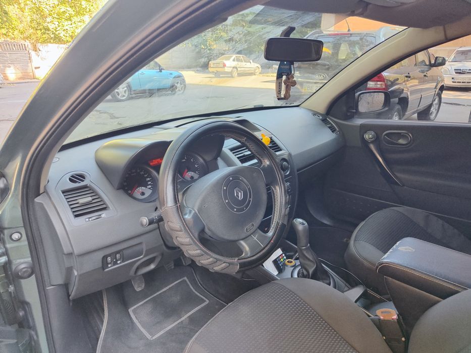 Продам renault megane 1.4 бензин