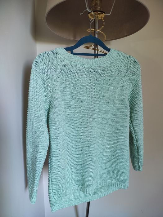 Elegancki miętowy sweterek