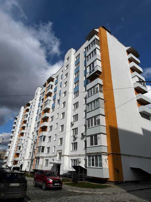 Квартира в центрі в зданому будинку