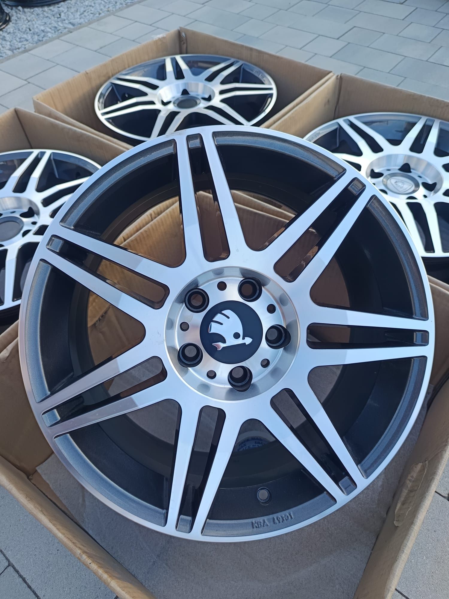 #AL2 Alufelgi R17 5x112 ET40 Audi A4 A5 A6 A8 Q3 Q5 Skoda Superb