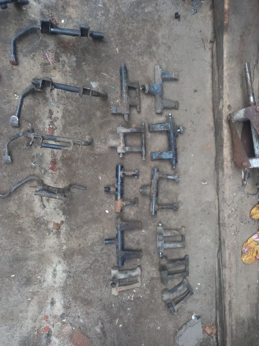 Центральна подножка  бокова Маятники