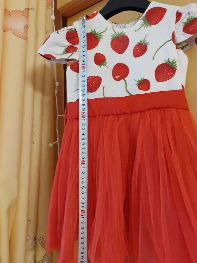 сукня, плаття з полуничками на зріст 92-98см
