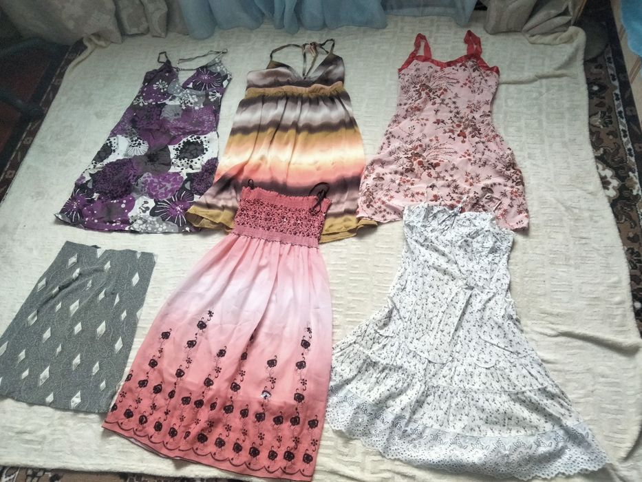 Отдам одежду, размеры 42-44.