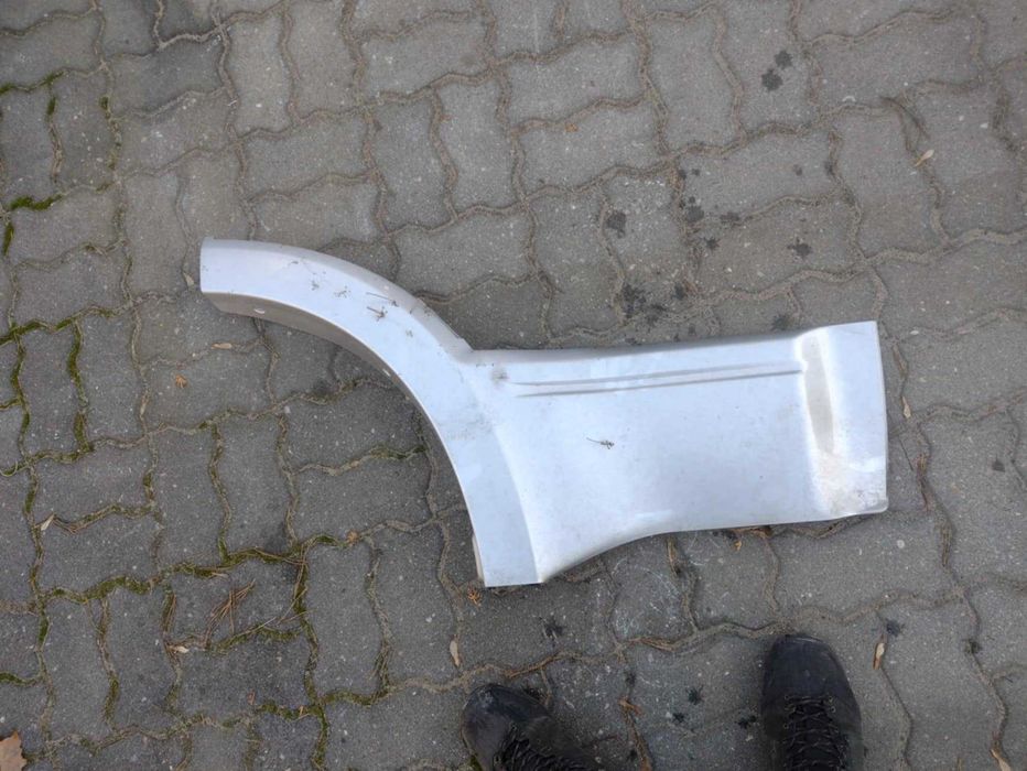 Listwa drzwi tylnych lewych Mitsubishi Pajero