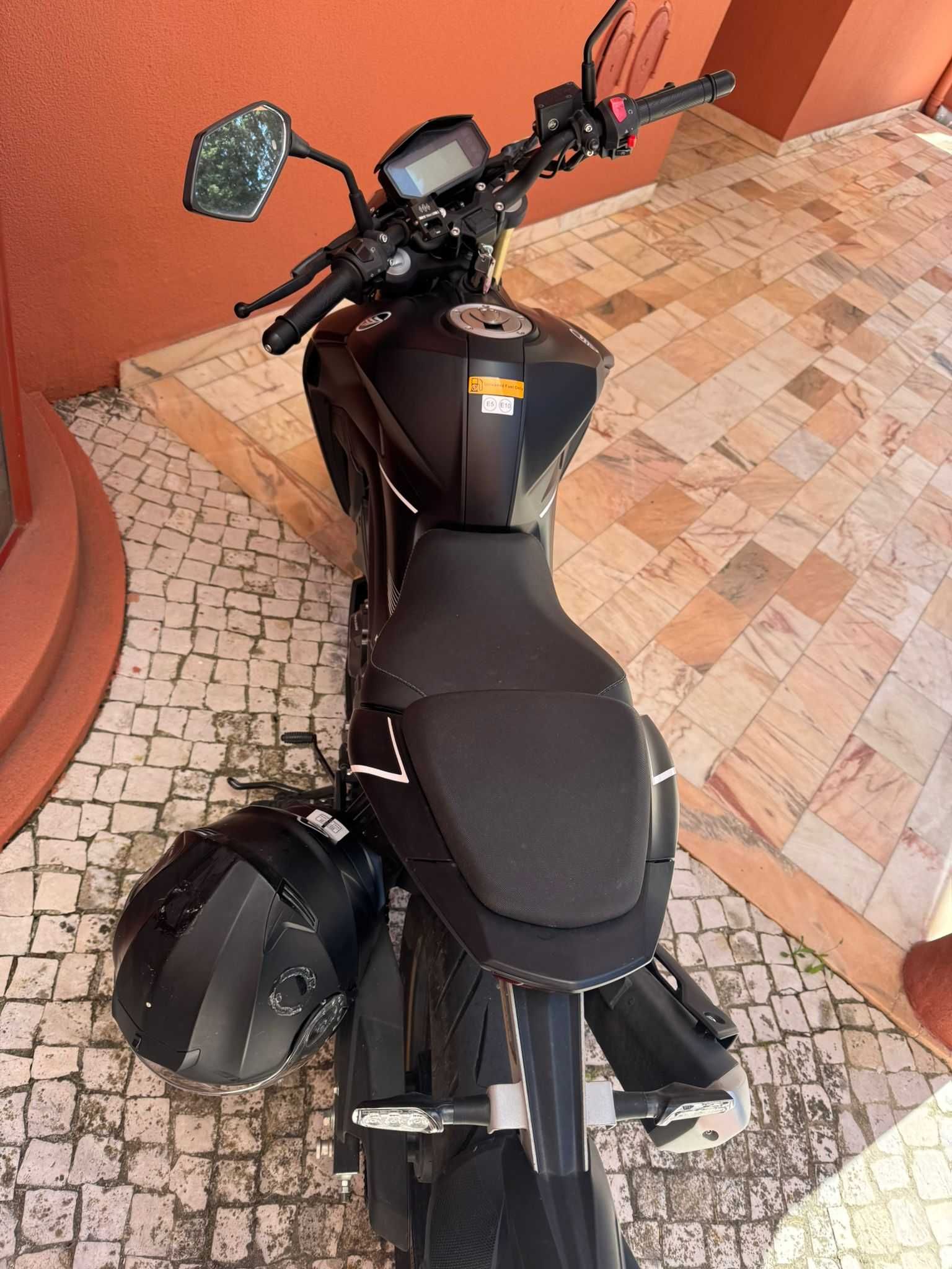 Moto Keeway RKF 125 - Como nova