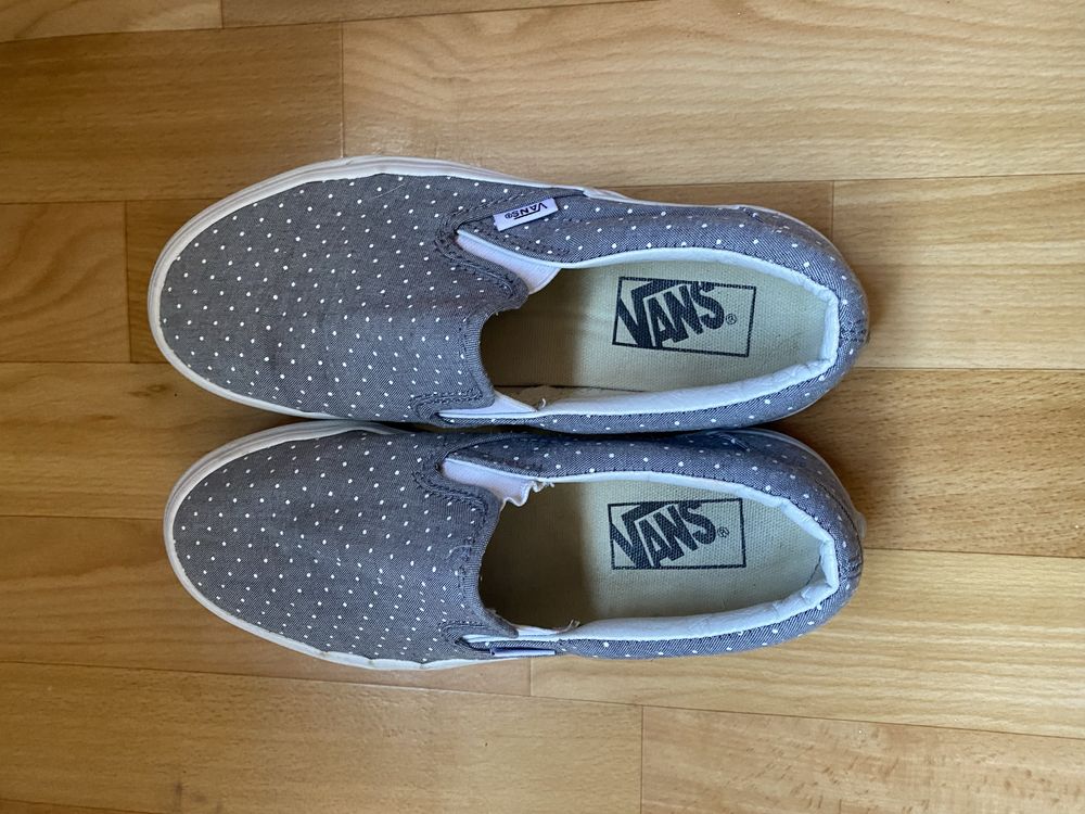 Продам слипоны Vans