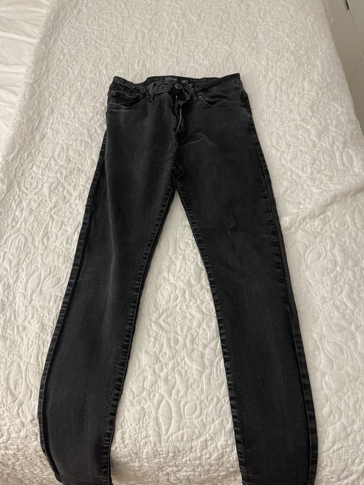 Calcas ZARA, BERSHKA, TIFFOSI como novas.