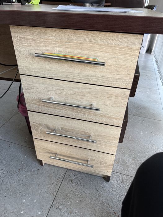 Стіл офісний якісний